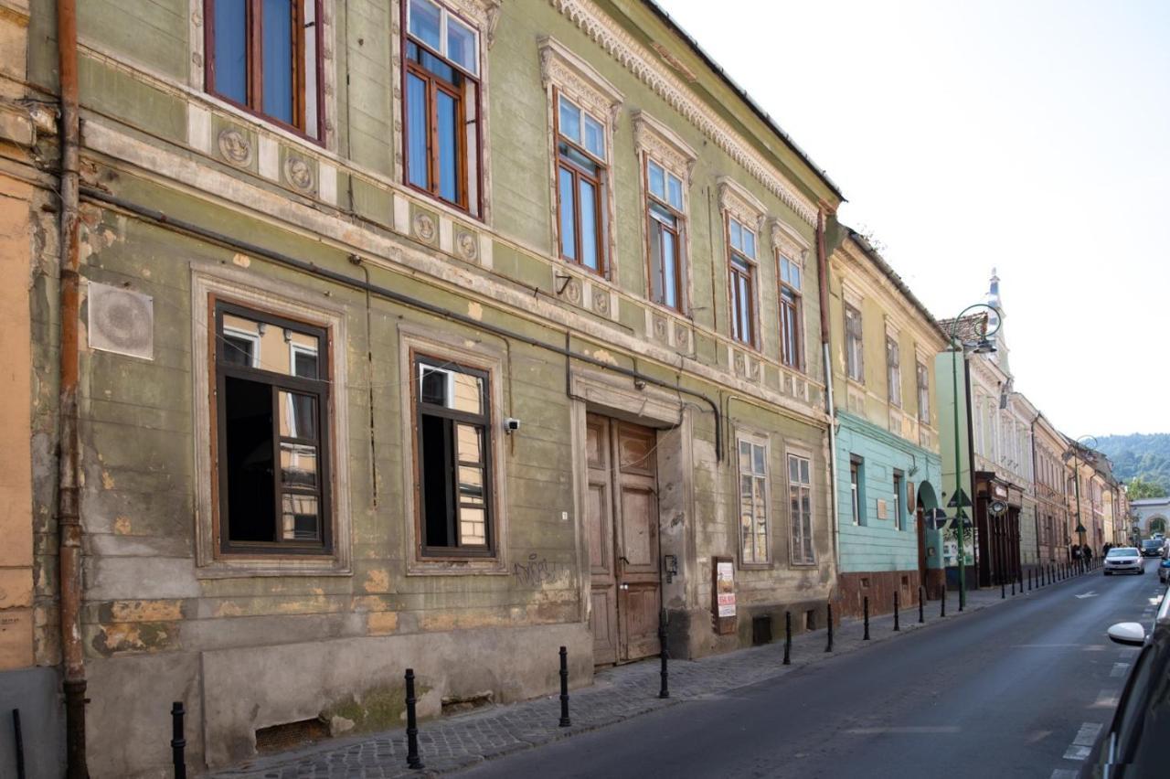 The Bear'S Den In Old City Centre Braşov Exteriör bild