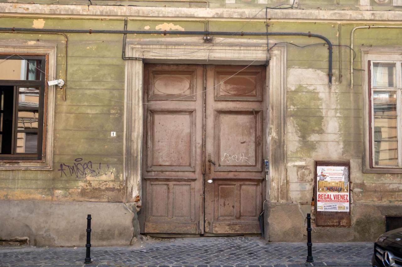 The Bear'S Den In Old City Centre Braşov Exteriör bild